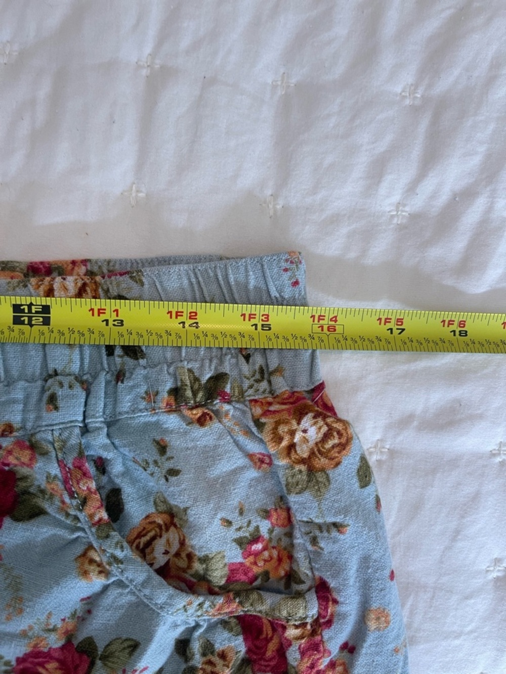 Staccato Women's Floral Mini Shorts - Size L I
Lightweight, Perfect For Summer - Picture 7 of 8